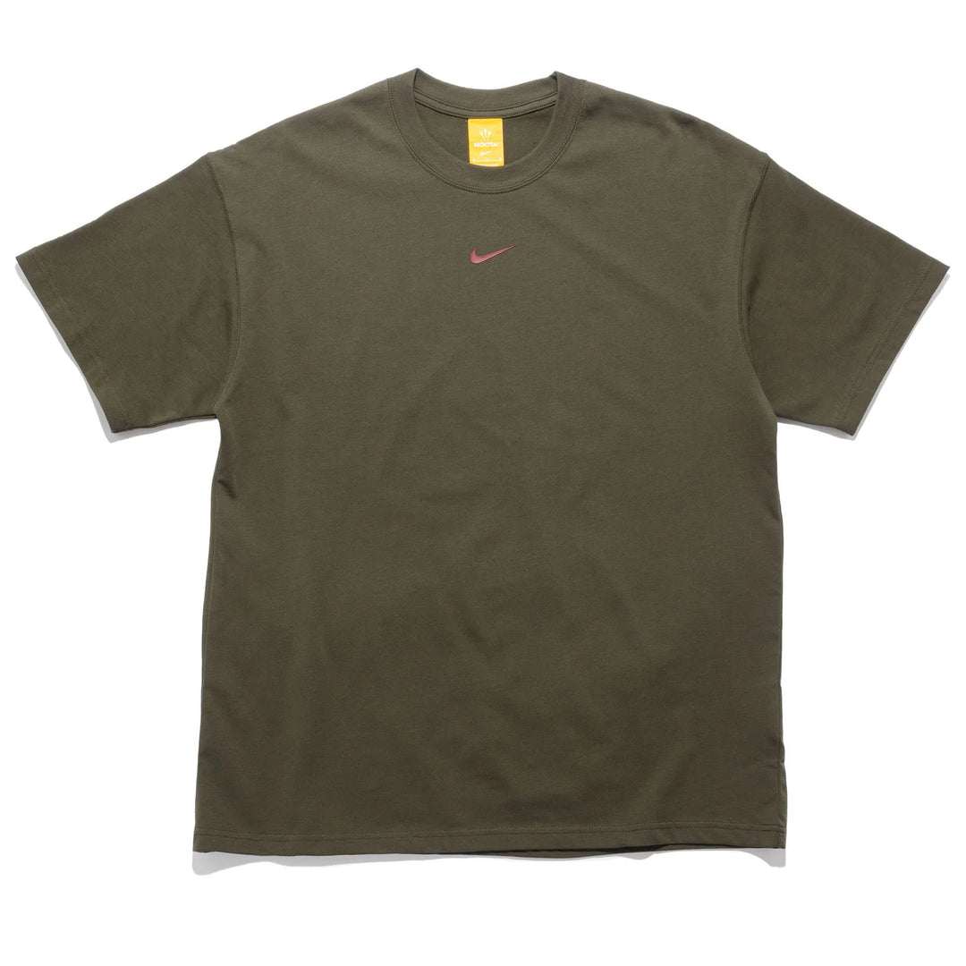 NIKE NOCTA TEE IB5673-325 - CARGO/KHAKI