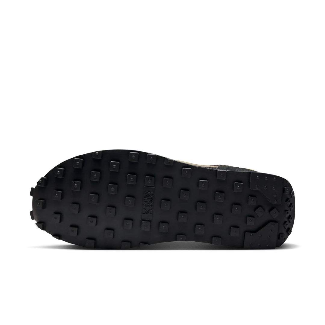 NIKE AIR MAX DAYBREAK SP BV7725-003 « NOIR/OR MÉTALLIQUE »