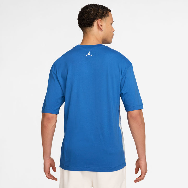 JORDAN COLLEGIATE GRAPHIC TEE HQ8930-459 - SPORT BLUE/SAIL