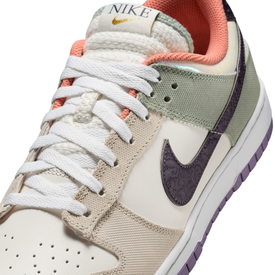 NIKE DUNK LOW RETRO SE HV5750-133 "NOLA" -  SAIL/GRIDIRON/LIGHT BONE/JADE HORIZON/APRICOT APRICOT AGATE/DAYBREAK