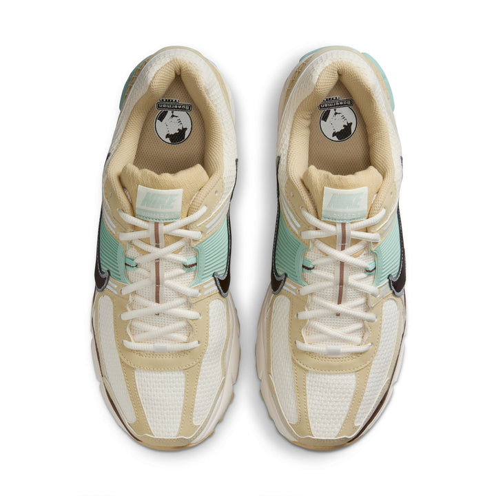NIKE VOMERO 5 SE IB2987-700 - TEAM GOLD/FAUNA BROWN-PALE IVORY-SEAFOAM