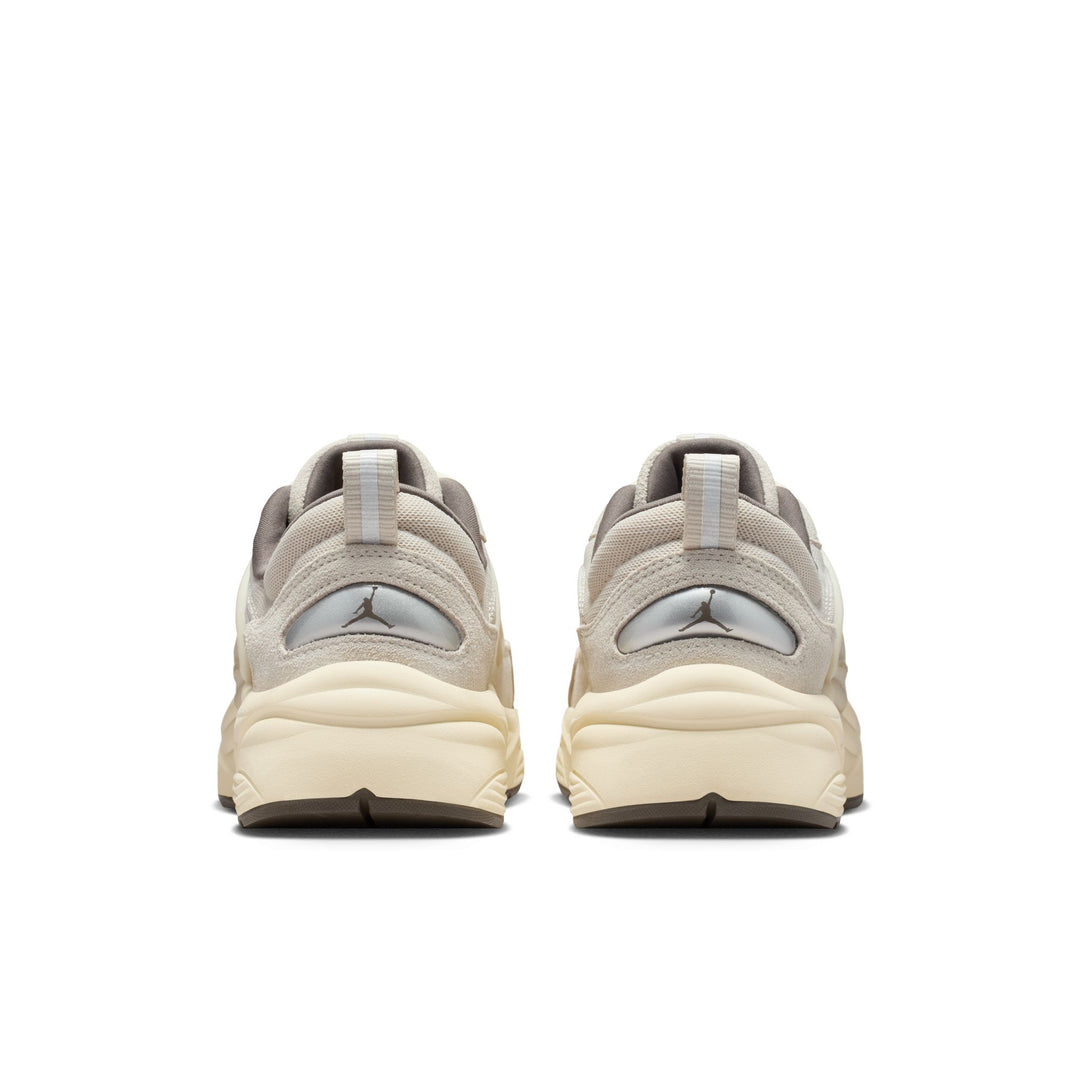 JORDAN TRUNNER IB3722-101 "LIGHT OREWOOD BROWN" - LIGHT OREWOOD BROWN/RIDGEROCK/PHANTOM/MUSLIN
