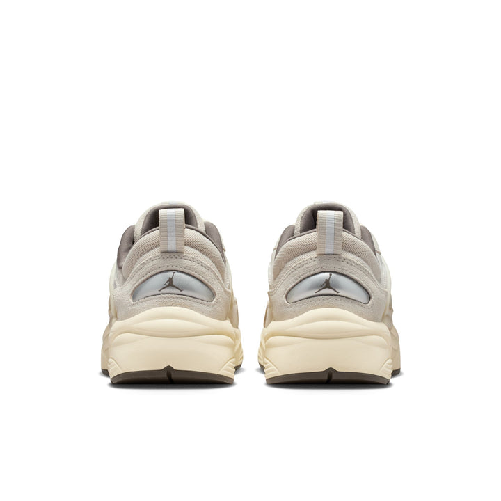 JORDAN TRUNNER IB3722-101 "LIGHT OREWOOD BROWN" - LIGHT OREWOOD BROWN/RIDGEROCK/PHANTOM/MUSLIN