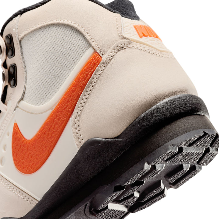 NIKE BALTORO IO4556-100  "CHALK AND SAFETY ORANGE" - CHALK/SAFTEY ORANGE