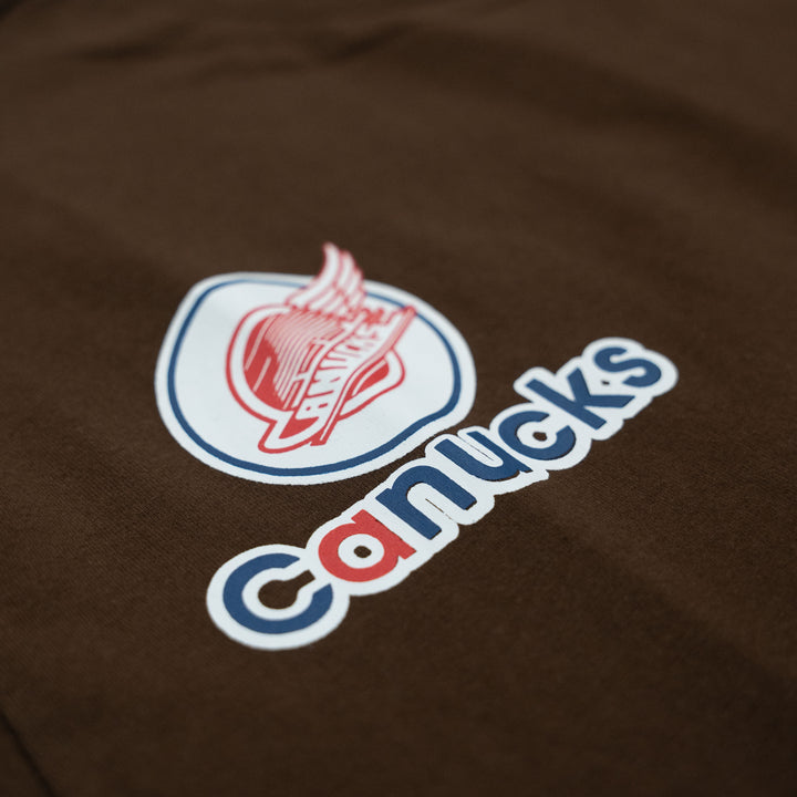 MITCHELL & NESS NHL CANUCKS JAPAN WINGS TEE - BROWN