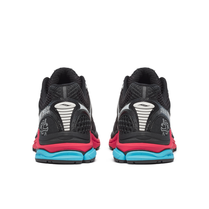 KEITH HARING X SAUCONY PROGRID TRIUMPH 4 "Big Apple" S71022-1 - BLACK/RED