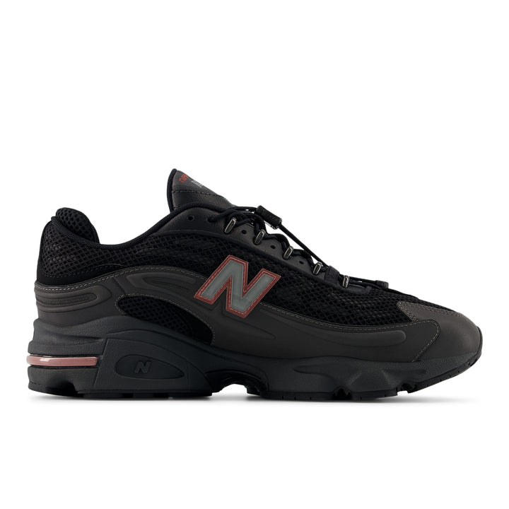 NEW BALANCE U100010A BLACK METALLIC/RED ROCK
