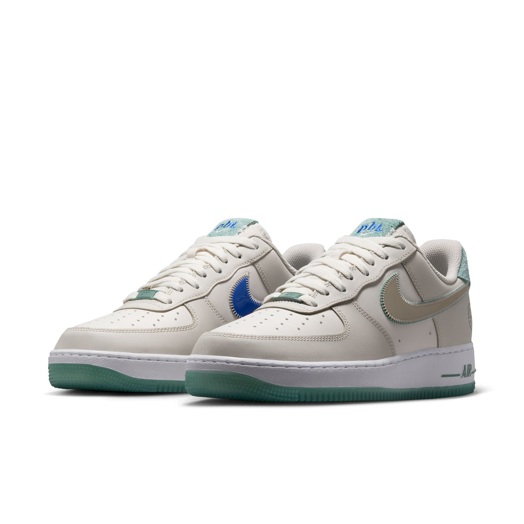 NIKE AIR FORCE 1 '07 IV6205-104 "PHILLY" - LIGHT OREWOOD BROWN/METALLIC GOLD/SILK PHANTOM