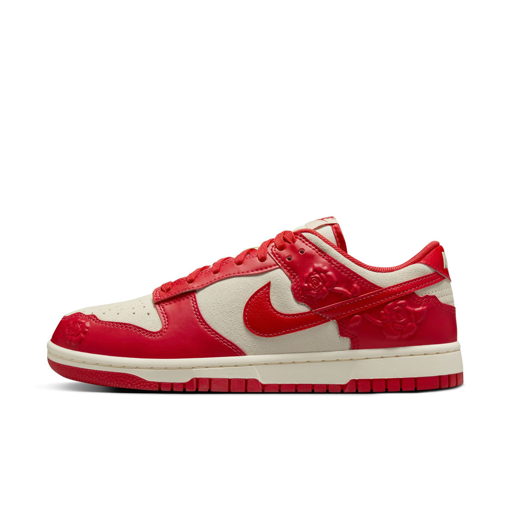 WOMENS NIKE DUNK LOW 