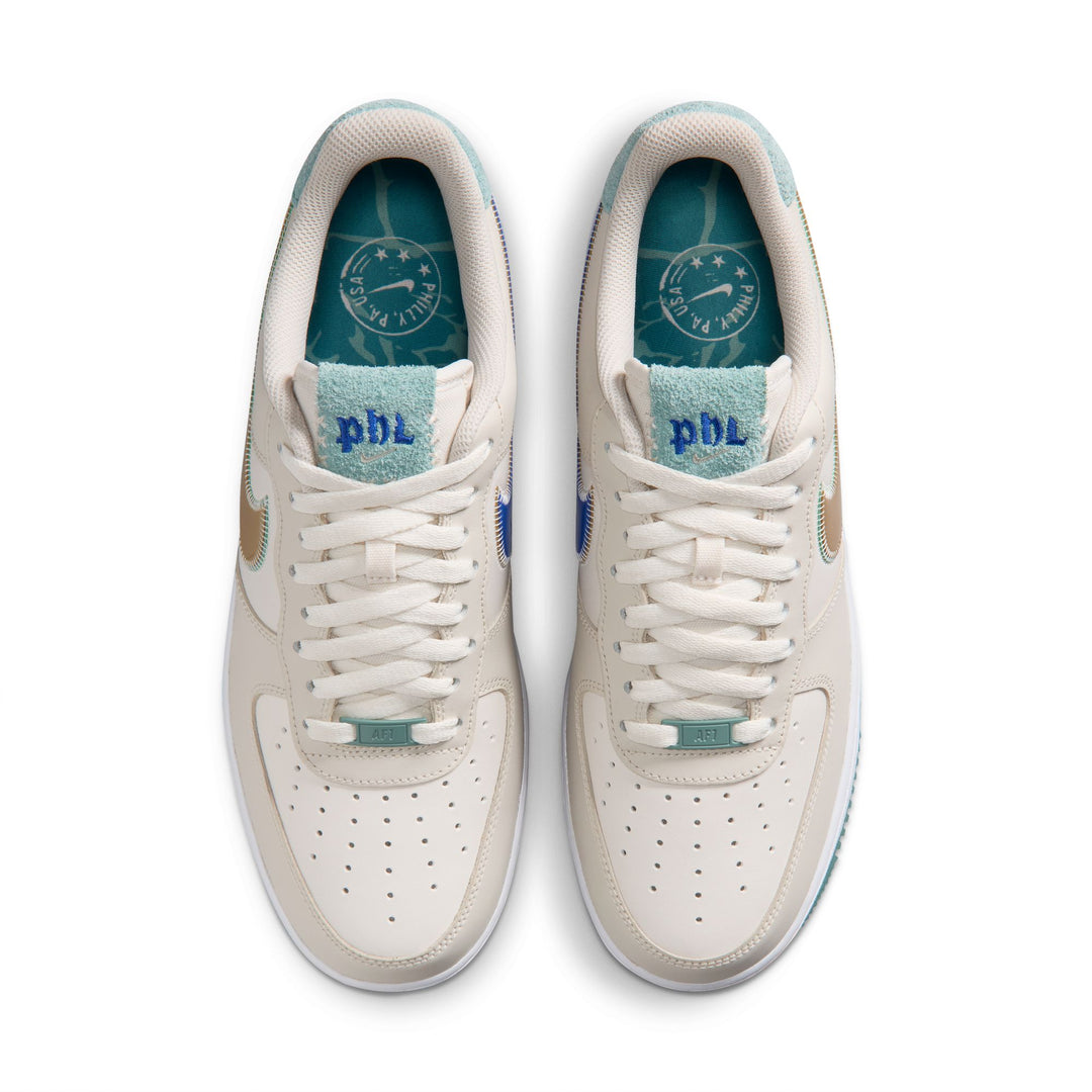 NIKE AIR FORCE 1 '07 IV6205-104 "PHILLY" - LIGHT OREWOOD BROWN/METALLIC GOLD/SILK PHANTOM