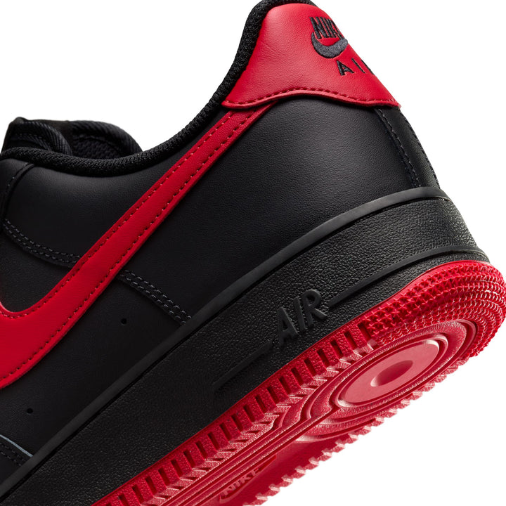 NIKE AIR FORCE 1 '07 - BLACK/RED