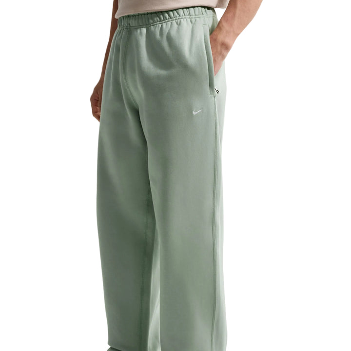 NIKE SOLO SWOOSH OPEN HEM TROUSERS HV1090-006 - STEAM/WHITE