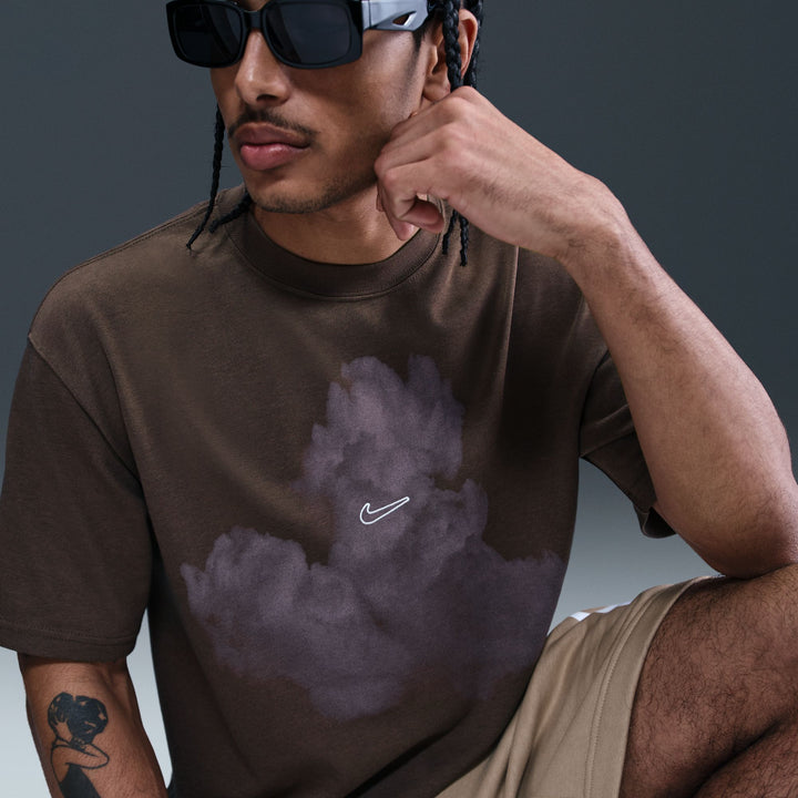 NIKE NSW M90 TEE HJ0778-004 - IRONSTONE